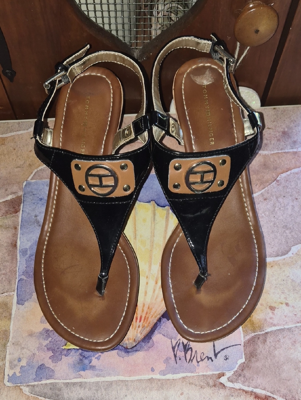Tommy Hilfiger Black and Brown Medallion T-strap Sandals 8M